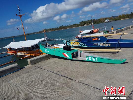 圖為被救助的菲律賓漁民的漁船。 中交公路規(guī)劃設(shè)計(jì)院有限公司 攝